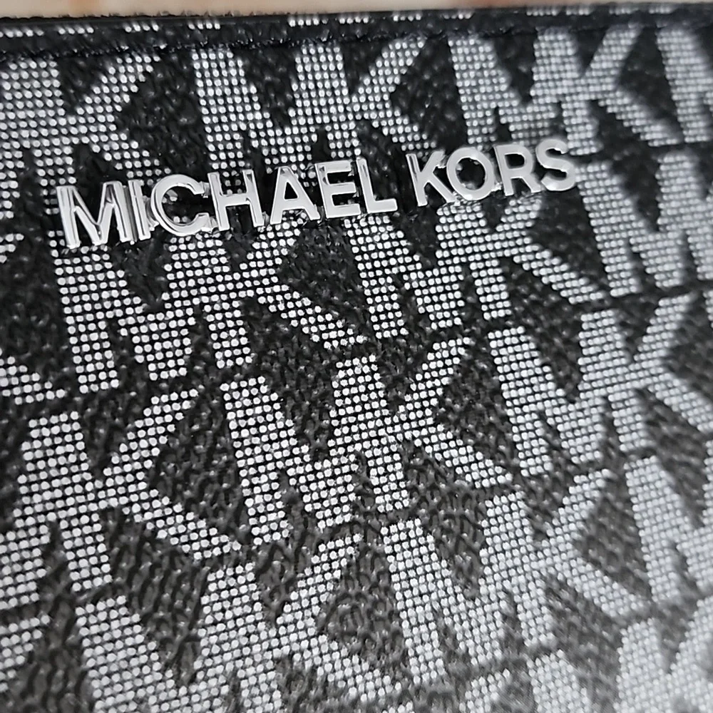 MICHAEL KORS Jet Set Large Ombré Signature Logo Wristlet Wallet